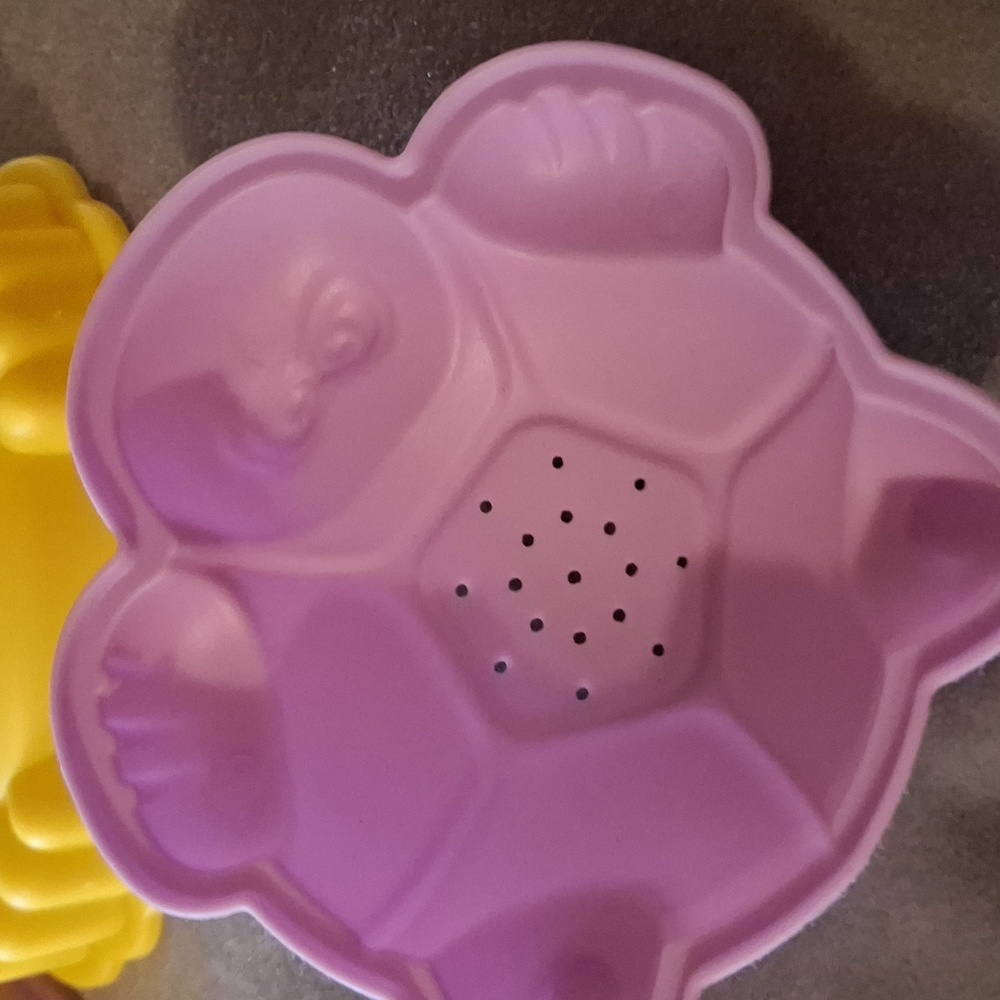 Yellow and Pink Sand Bath Toys Set - Picture 3 of 3